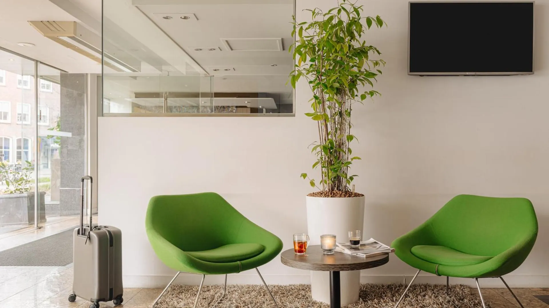 Leonardo Hotel Eindhoven City Center Former Crown Hotel 4*,  Pays-Bas