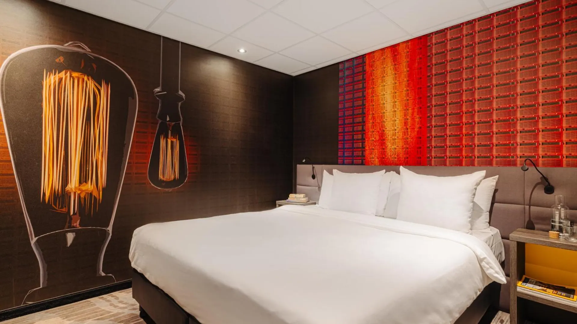 Crown Hotel Eindhoven Centre 4*,